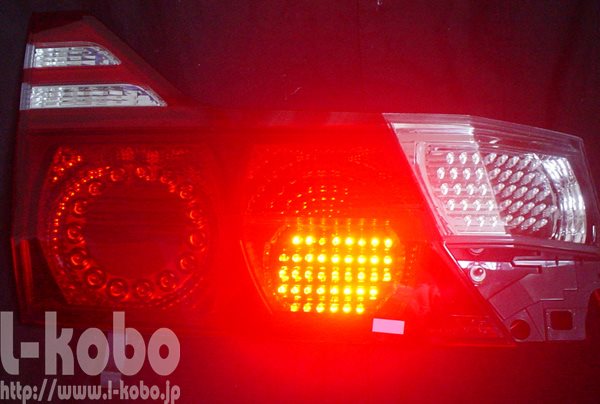新品未使用 アルファード 10系 寒冷地仕様 後期 バックフォグ 尾灯 