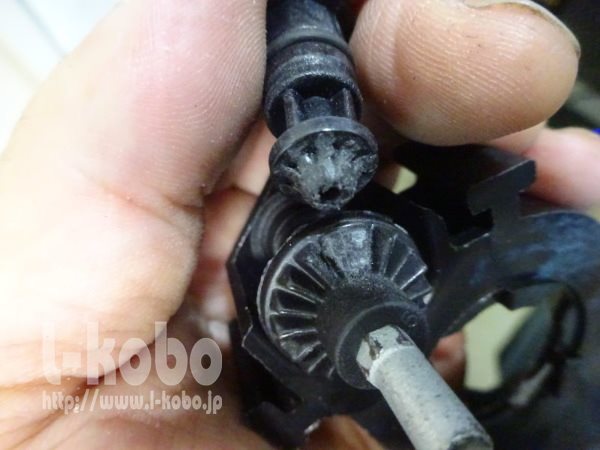 光軸調整ネジねじ山破損